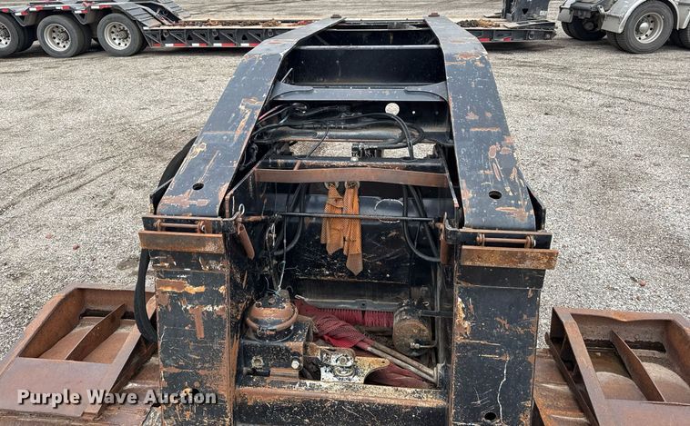 image for item DR2810 2006 Trail King lowboy equipment trailer