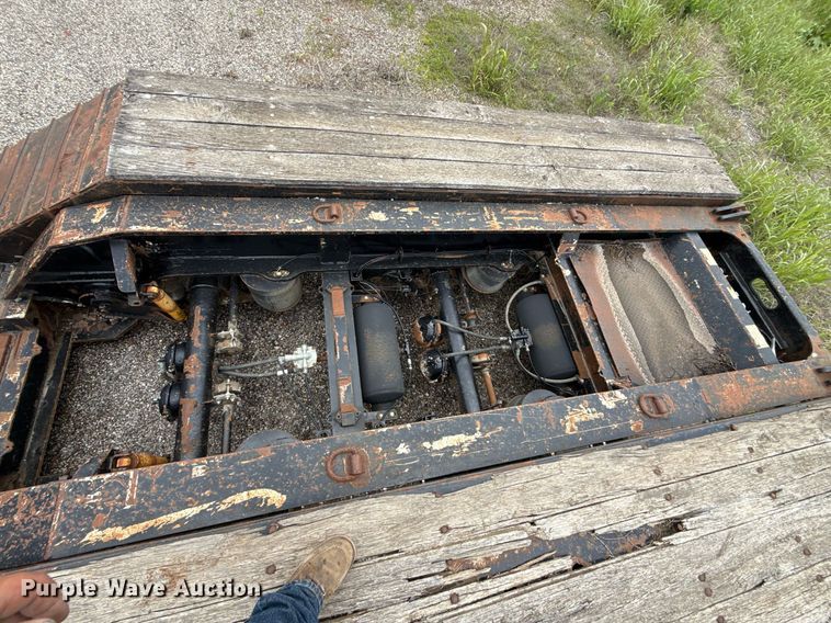 image for item DR2810 2006 Trail King lowboy equipment trailer