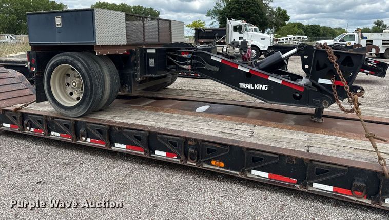 image for item DR2810 2006 Trail King lowboy equipment trailer