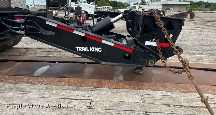 image for item DR2810 2006 Trail King lowboy equipment trailer