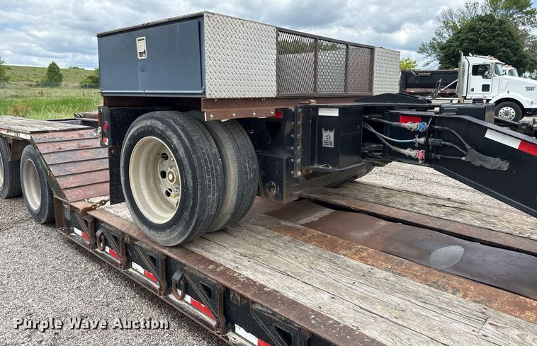 image for item DR2810 2006 Trail King lowboy equipment trailer