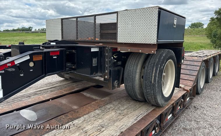 image for item DR2810 2006 Trail King lowboy equipment trailer