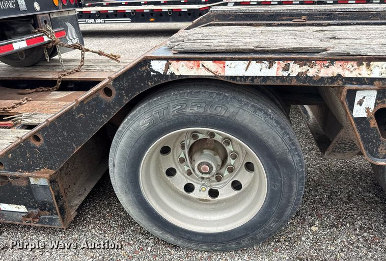 image for item DR2810 2006 Trail King lowboy equipment trailer