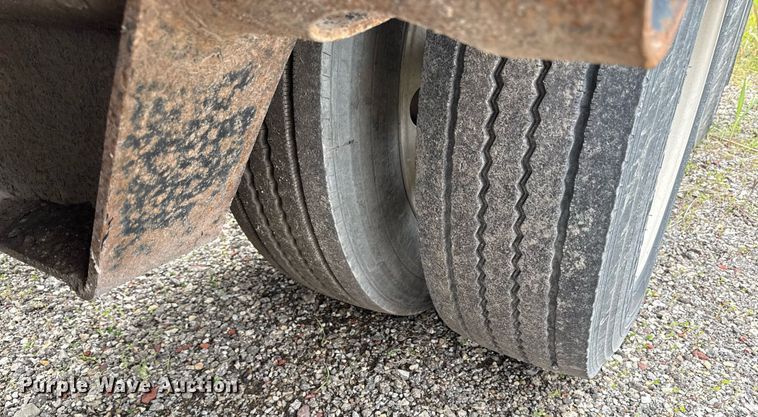 image for item DR2810 2006 Trail King lowboy equipment trailer