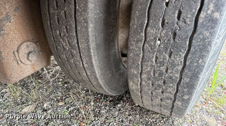 image for item DR2810 2006 Trail King lowboy equipment trailer