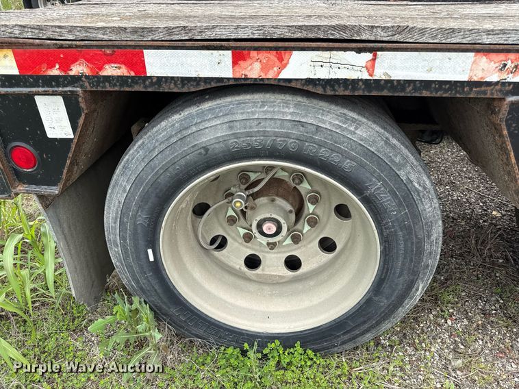 image for item DR2810 2006 Trail King lowboy equipment trailer