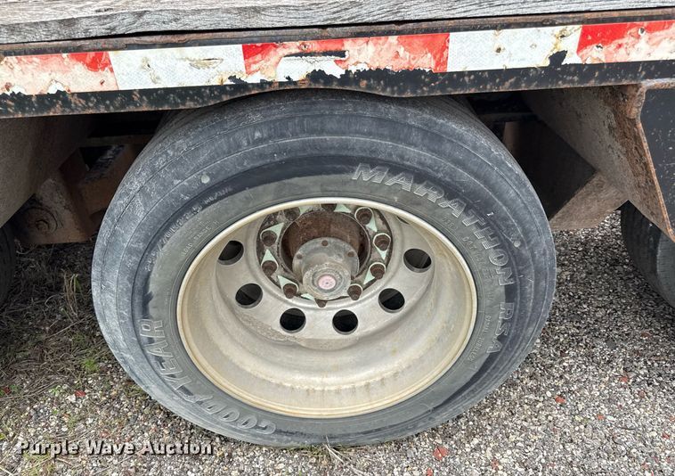 image for item DR2810 2006 Trail King lowboy equipment trailer