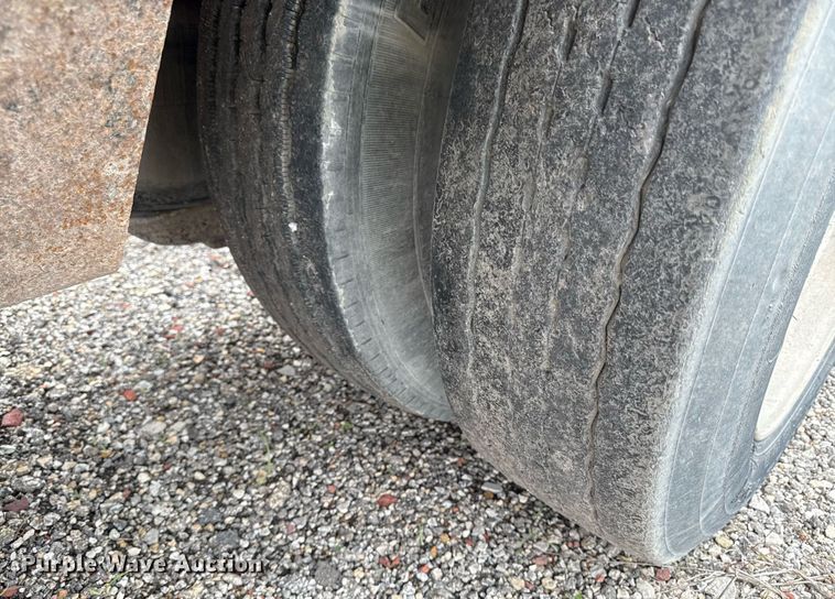 image for item DR2810 2006 Trail King lowboy equipment trailer