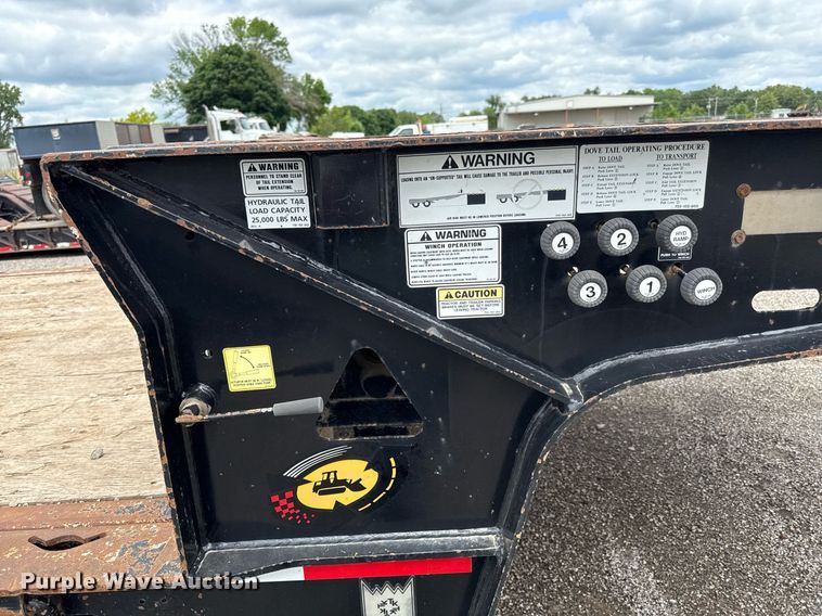 image for item DR2811 2019 Trail King drop deck equipment trailer