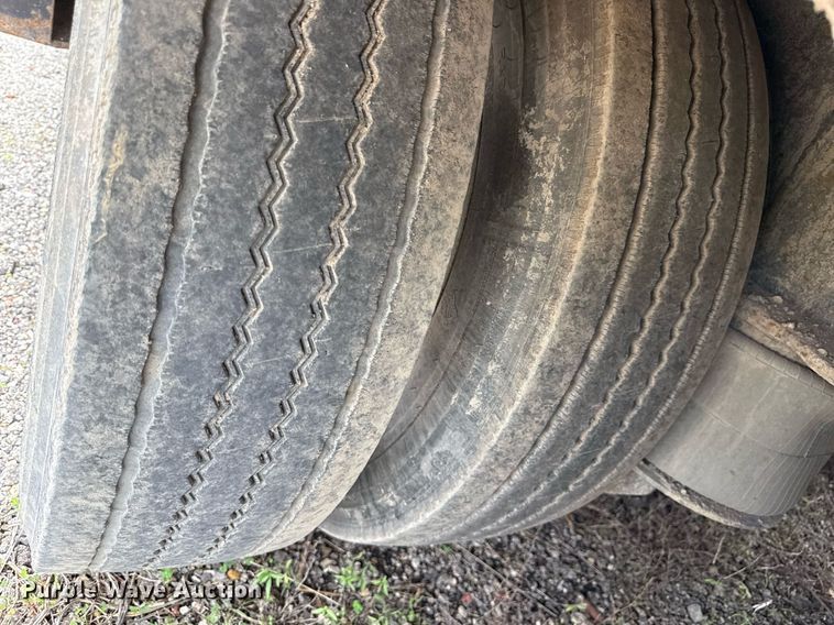 image for item DR2811 2019 Trail King drop deck equipment trailer