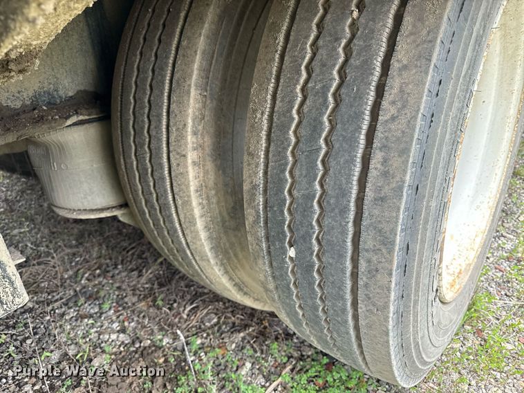 image for item DR2811 2019 Trail King drop deck equipment trailer