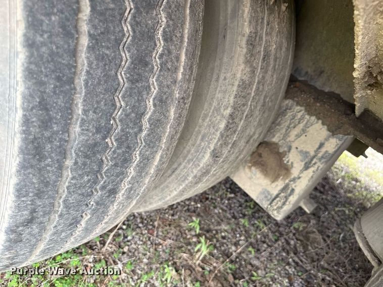 image for item DR2811 2019 Trail King drop deck equipment trailer