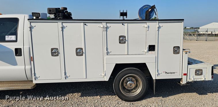 image for item DR3957 2014 Ford F550 Super Duty utility / service truck