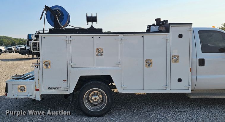 image for item DR3957 2014 Ford F550 Super Duty utility / service truck