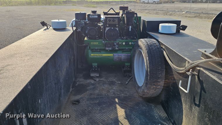 image for item DR3957 2014 Ford F550 Super Duty utility / service truck