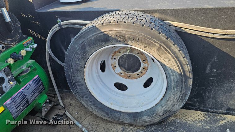 image for item DR3957 2014 Ford F550 Super Duty utility / service truck