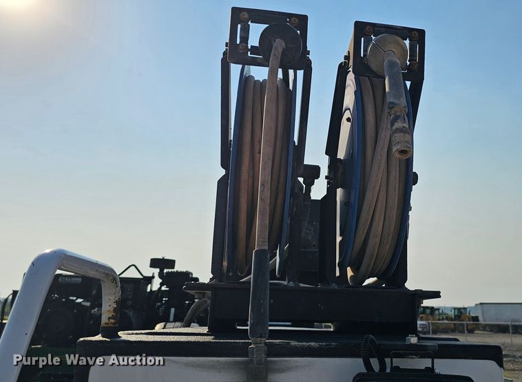 image for item DR3957 2014 Ford F550 Super Duty utility / service truck