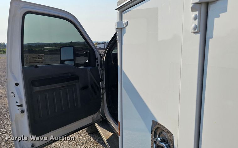 image for item DR3957 2014 Ford F550 Super Duty utility / service truck