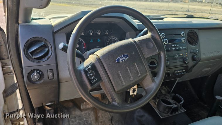 image for item DR3957 2014 Ford F550 Super Duty utility / service truck