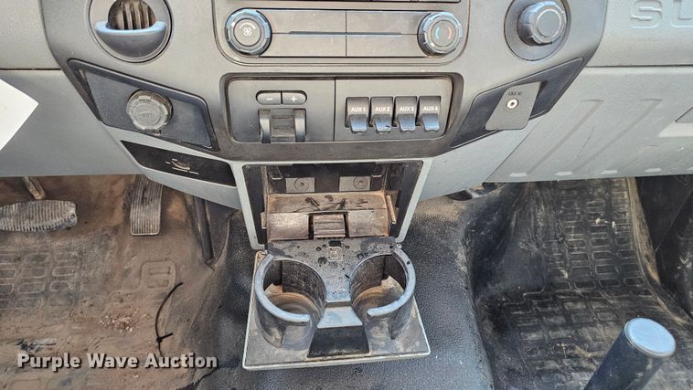 image for item DR3957 2014 Ford F550 Super Duty utility / service truck