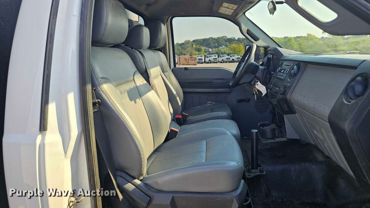 image for item DR3957 2014 Ford F550 Super Duty utility / service truck