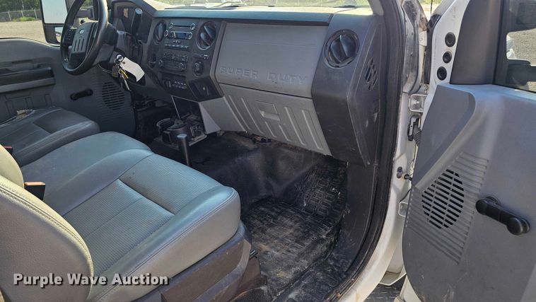 image for item DR3957 2014 Ford F550 Super Duty utility / service truck