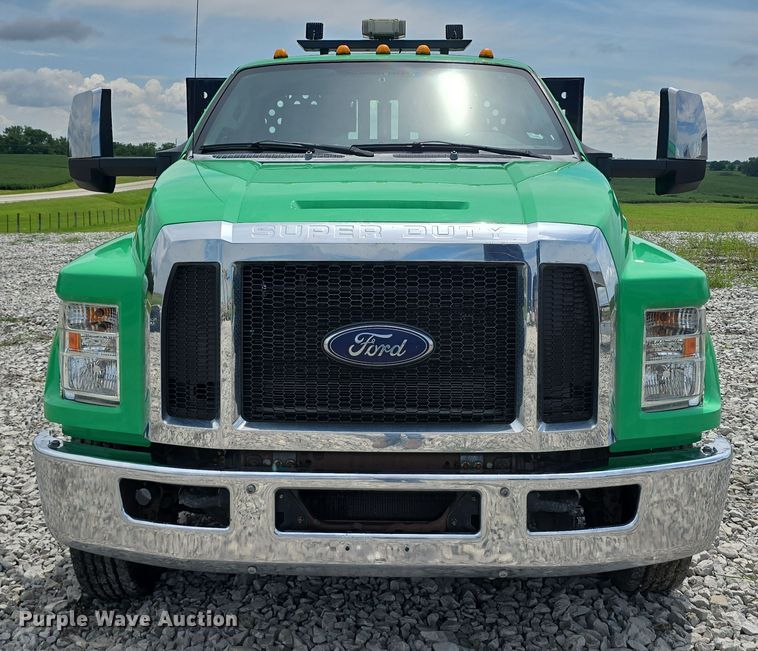 image for item DR3959 2016 Ford F650 Super Duty rollback truck
