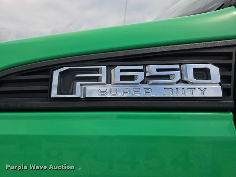 image for item DR3959 2016 Ford F650 Super Duty rollback truck