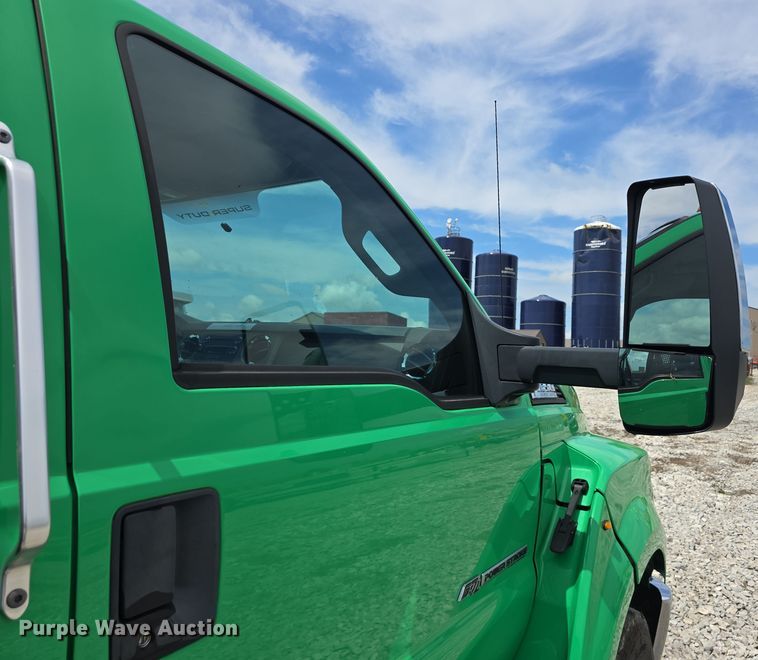 image for item DR3959 2016 Ford F650 Super Duty rollback truck