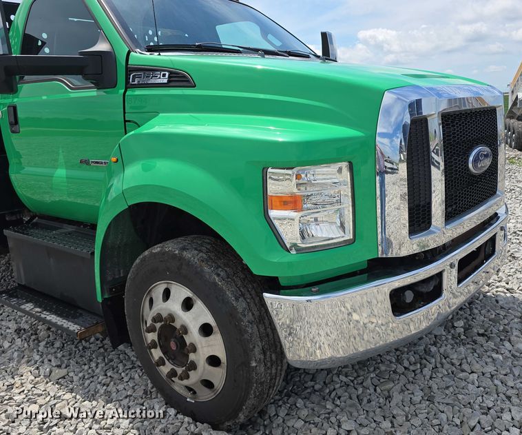 image for item DR3959 2016 Ford F650 Super Duty rollback truck