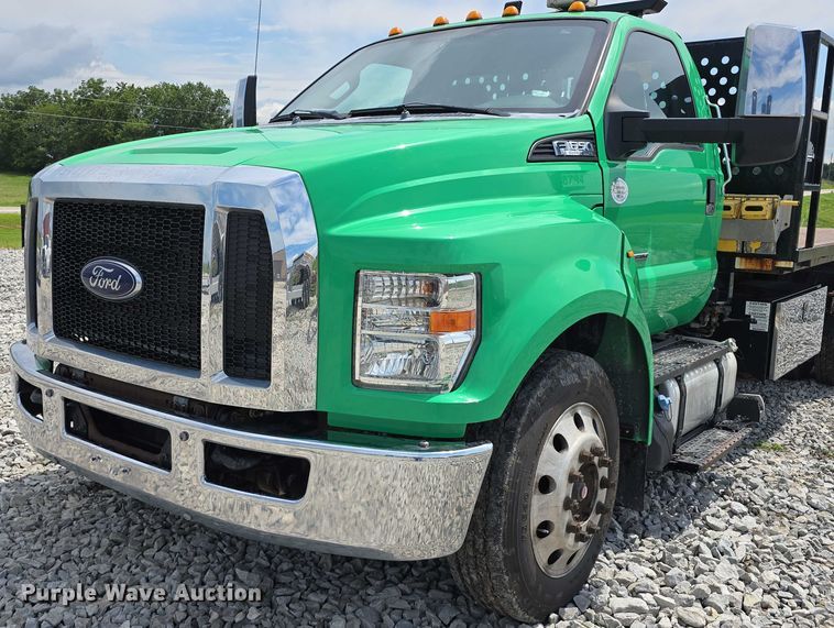 image for item DR3959 2016 Ford F650 Super Duty rollback truck
