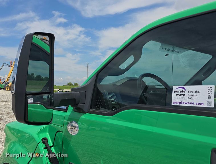 image for item DR3959 2016 Ford F650 Super Duty rollback truck