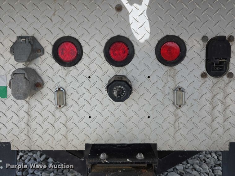 image for item DR3959 2016 Ford F650 Super Duty rollback truck