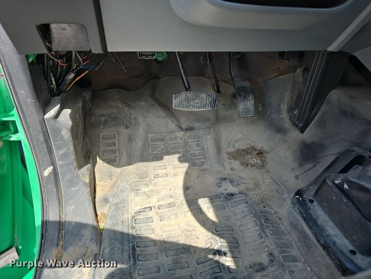 image for item DR3959 2016 Ford F650 Super Duty rollback truck