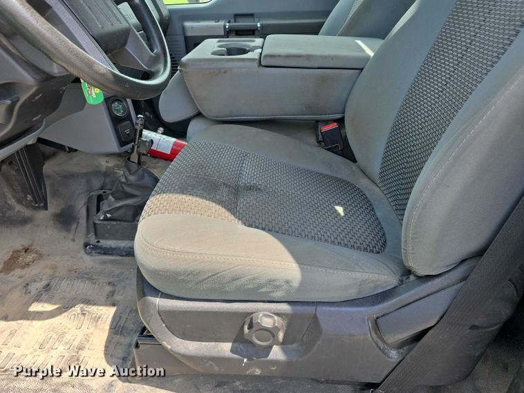 image for item DR3959 2016 Ford F650 Super Duty rollback truck