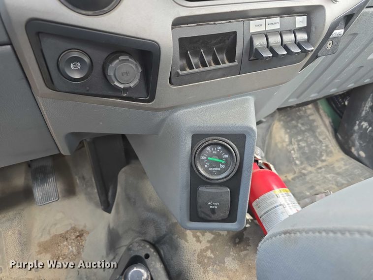 image for item DR3959 2016 Ford F650 Super Duty rollback truck