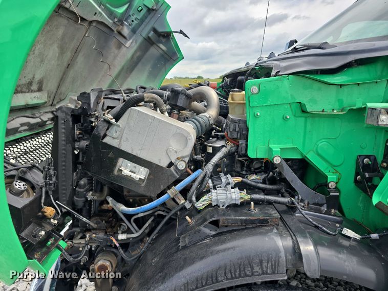 image for item DR3959 2016 Ford F650 Super Duty rollback truck