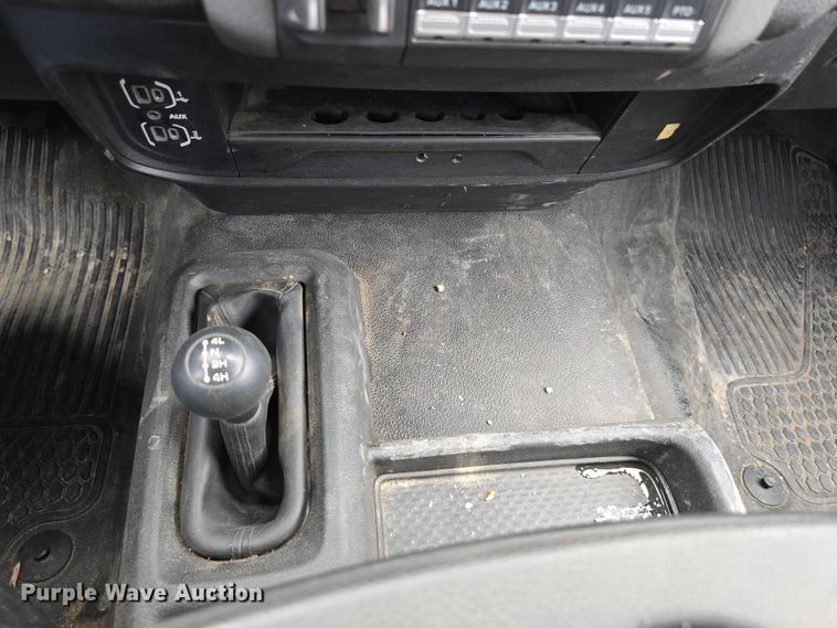 image for item DR3963 2021 Dodge Ram 3500 Heavy Duty flatbed pickup truck