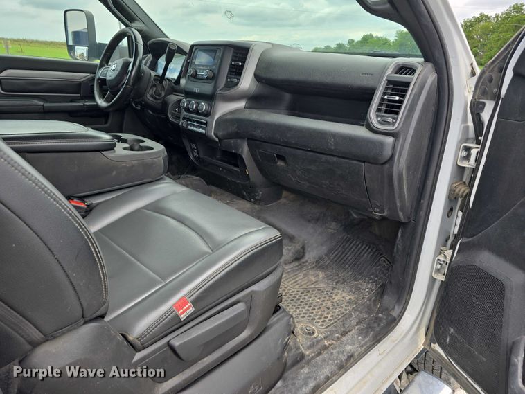 image for item DR3963 2021 Dodge Ram 3500 Heavy Duty flatbed pickup truck