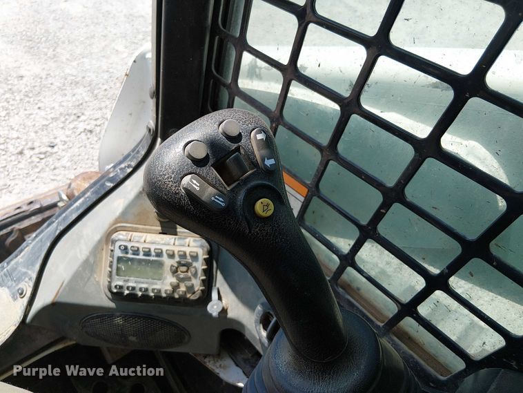 image for item DS3863 2015 Bobcat T650 tracked skid steer loader