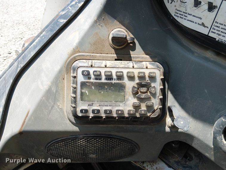 image for item DS3863 2015 Bobcat T650 tracked skid steer loader