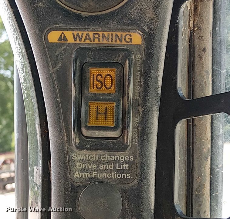 image for item DS3863 2015 Bobcat T650 tracked skid steer loader