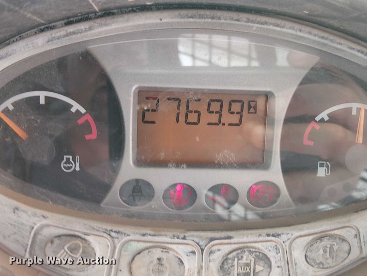 image for item DS3863 2015 Bobcat T650 tracked skid steer loader