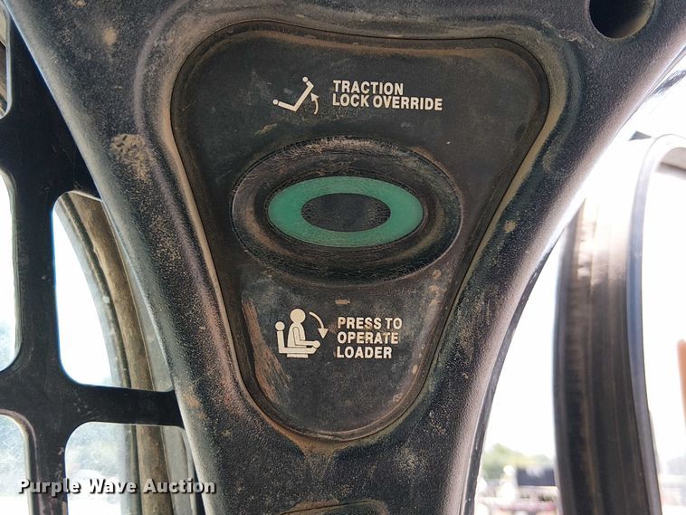 image for item DS3863 2015 Bobcat T650 tracked skid steer loader