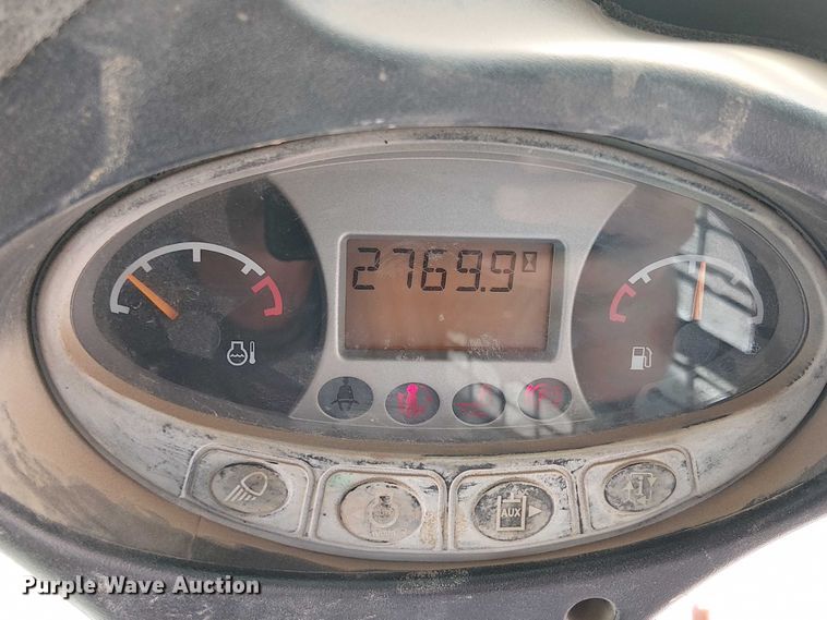 image for item DS3863 2015 Bobcat T650 tracked skid steer loader