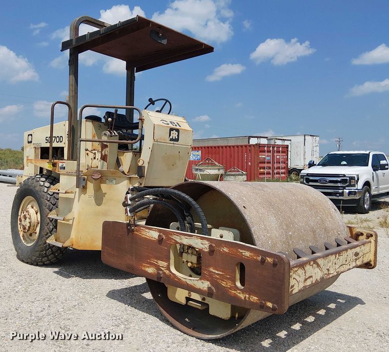 image for item DS3864 Ingersoll Rand SD70D single drum vibratory roller