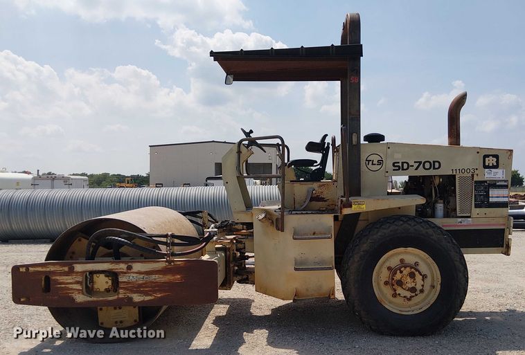 image for item DS3864 Ingersoll Rand SD70D single drum vibratory roller