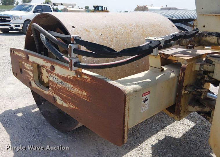 image for item DS3864 Ingersoll Rand SD70D single drum vibratory roller