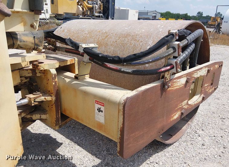 image for item DS3864 Ingersoll Rand SD70D single drum vibratory roller