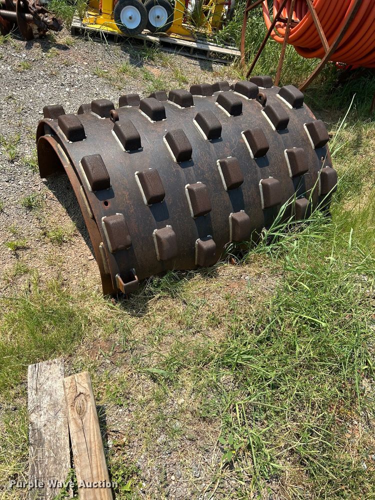 image for item DS3864 Ingersoll Rand SD70D single drum vibratory roller